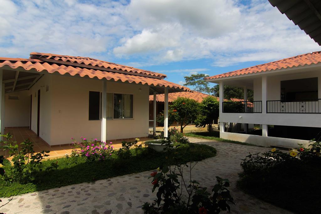 Hotel Campestre Mastranto Вильявисенсио Экстерьер фото
